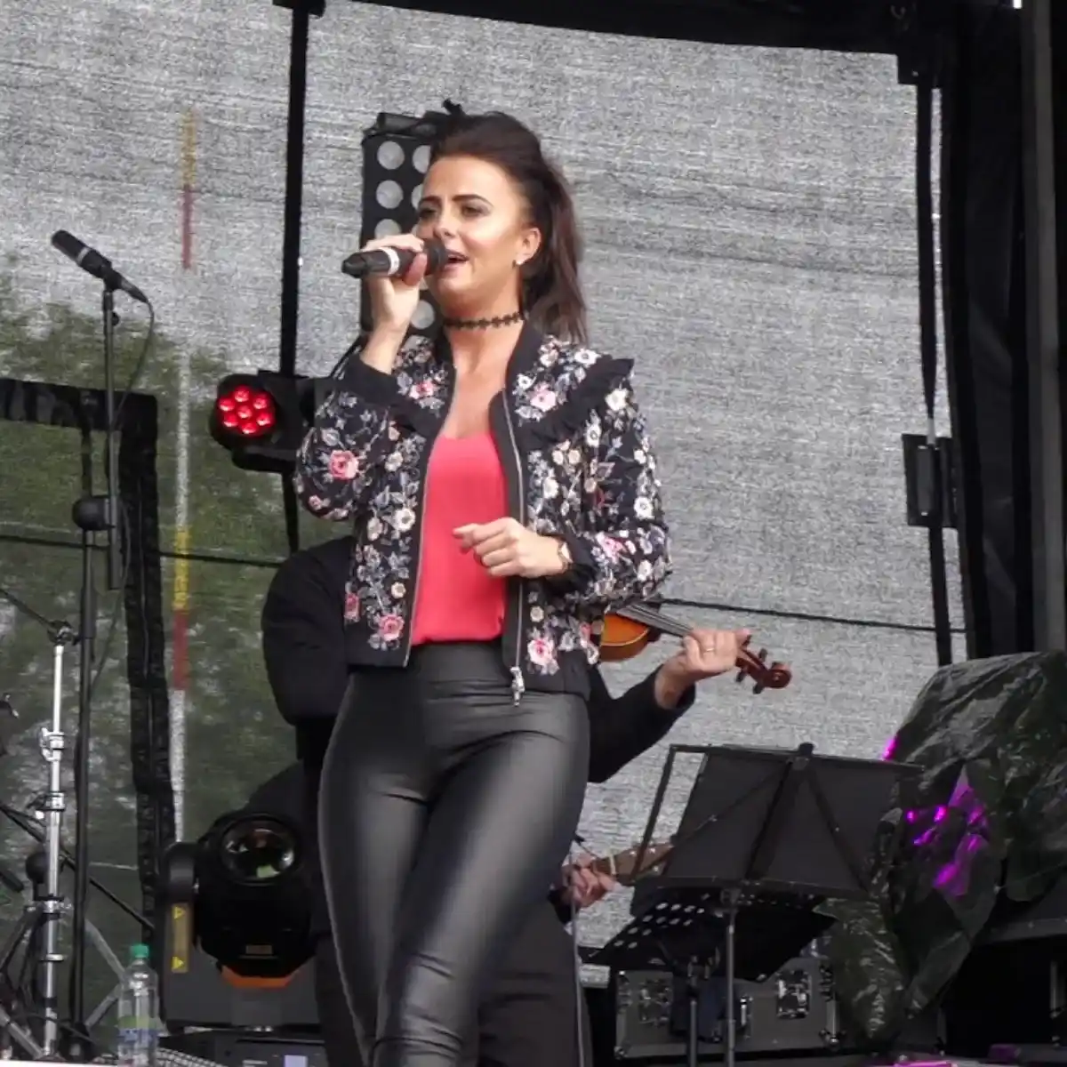 Lisa McHugh Live Performances & Touring_